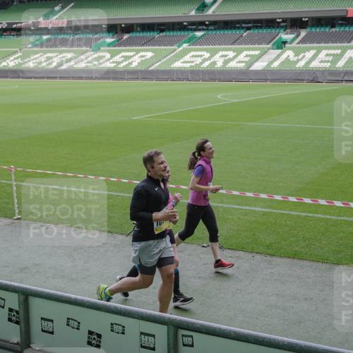05.10.2025 - 20. swb-Marathon Bremen Michael Burmester http://msf.ph/oto/9250960 05.10.2025 10:40:42 Laufen im Stadion 7706, 7799, 8111, 9001, 9191, 9205, 9241, 9245, 9275, 9306, 9308, 9321, 9334, 9353, 9355, 9387, 9423, 9438, 9440, 9446, 9466, 9483, 9491, 9530, 9537, 9552, 9554, 9571, 9605, 9615, 9617, 9619, 9623, 9690, 9702, 9712, 9721, 9764, 9804, 9853, 9866, 9877, 9892, 9931, 9942, 10001, 10037, 10058, 10081, 10100, 10101, 10135, 10160, 10168, 10193, 10243, 10286, 10343, 10419, 10532, 10542, 10550, 10563, 10580, 10674, 10699, 10737, 11090, 11270, 7779, 9220, 9286, 9554, 9661, 9662 meine-sportfotos.de