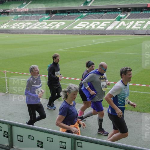 05.10.2025 - 20. swb-Marathon Bremen Michael Burmester http://msf.ph/oto/9251087 05.10.2025 10:40:46 Laufen im Stadion 7706, 7799, 8111, 9001, 9178, 9191, 9205, 9245, 9275, 9306, 9308, 9321, 9334, 9353, 9355, 9387, 9423, 9438, 9440, 9446, 9466, 9483, 9491, 9530, 9537, 9552, 9605, 9615, 9617, 9623, 9685, 9690, 9702, 9712, 9721, 9764, 9804, 9853, 9866, 9877, 9892, 9942, 10001, 10037, 10058, 10081, 10100, 10101, 10135, 10160, 10168, 10193, 10243, 10343, 10419, 10542, 10550, 10563, 10580, 10674, 10699, 10737, 11090, 11270, 9220, 9241, 9286, 9554, 9571, 9619, 9661, 9662, 9931 meine-sportfotos.de