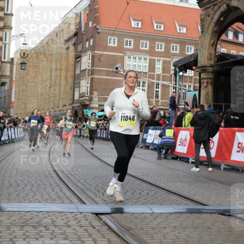 05.10.2025 - 20. swb-Marathon Bremen Yannick Fuchs http://msf.ph/oto/9251132 05.10.2025 10:53:46 Ziel 9238, 9461, 9464, 9569, 10310, 10642, 10925, 11046, 11246 meine-sportfotos.de
