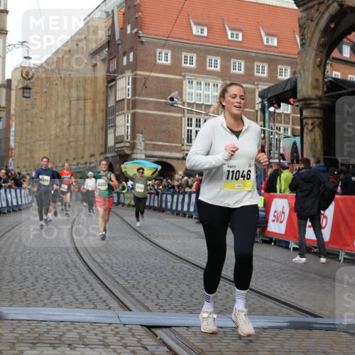 05.10.2025 - 20. swb-Marathon Bremen Yannick Fuchs http://msf.ph/oto/9251154 05.10.2025 10:53:47 Ziel 9238, 9461, 9464, 9569, 10020, 10310, 10642, 10925, 11046, 11246 meine-sportfotos.de