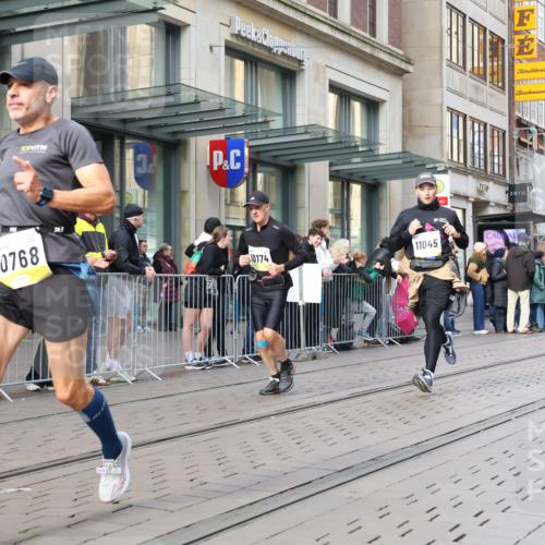 05.10.2025 - 20. swb-Marathon Bremen Strokosch-Dieckow http://msf.ph/oto/9251162 05.10.2025 10:54:19 Ziel 8326, 9282, 9295, 9367, 9392, 9436, 9560, 9591, 9633, 9754, 9776, 10007, 10024, 10032, 10097, 10174, 10178, 10232, 10233, 10296, 10487, 10768, 10770, 10810, 11045, 11089, 11163, 11276, 11321, 11694, 8326, 9282, 9295, 9367, 9392, 9436, 9560, 9591, 9633, 9754, 9776, 10007, 10024, 10032, 10097, 10174, 10178, 10232, 10233, 10296, 10487, 10768, 10770, 10810, 11045, 11089, 11163, 11276, 11321, 11694 meine-sportfotos.de