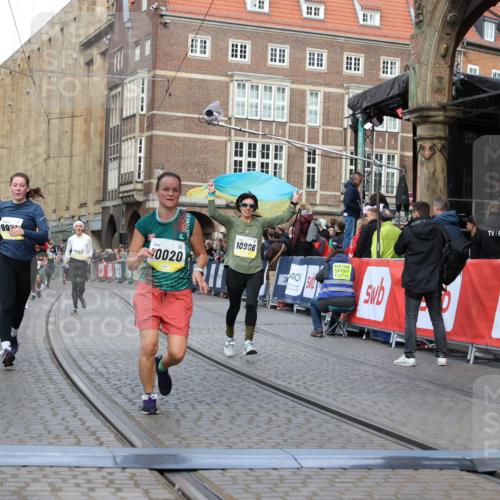 05.10.2025 - 20. swb-Marathon Bremen Yannick Fuchs http://msf.ph/oto/9251284 05.10.2025 10:53:49 Ziel 9934, 10020, 10310, 10642, 10906, 10925, 11046, 11246 meine-sportfotos.de