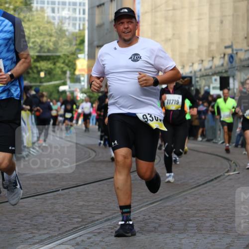 05.10.2025 - 20. swb-Marathon Bremen Strokosch-Dieckow http://msf.ph/oto/9251321 05.10.2025 11:01:03 Ziel 9208, 9305, 9443, 9880, 9954, 10228, 10359, 10477, 10630, 11053, 11524, 11719 meine-sportfotos.de