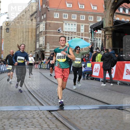 05.10.2025 - 20. swb-Marathon Bremen Yannick Fuchs http://msf.ph/oto/9251337 05.10.2025 10:53:50 Ziel 9494, 9934, 10020, 10310, 10642, 10906, 10925, 10966, 11046, 11246 meine-sportfotos.de