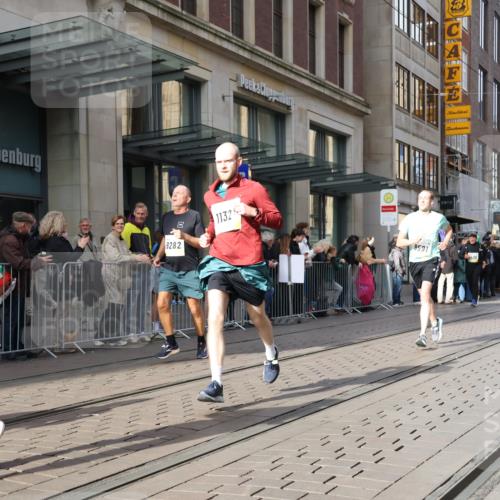 05.10.2025 - 20. swb-Marathon Bremen Strokosch-Dieckow http://msf.ph/oto/9251356 05.10.2025 10:54:28 Ziel 8326, 9282, 9295, 9427, 9436, 9560, 9570, 9591, 9754, 9776, 10007, 10024, 10174, 10231, 10232, 10233, 10487, 10609, 10770, 11163, 11276, 11320, 11321, 11373, 11470, 11507, 11523, 11694, 8326, 9282, 9295, 9427, 9436, 9560, 9570, 9591, 9754, 9776, 10007, 10024, 10174, 10231, 10232, 10233, 10487, 10609, 10770, 11163, 11276, 11320, 11321, 11373, 11470, 11507, 11523, 11694 meine-sportfotos.de