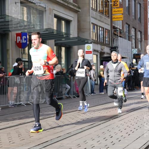 05.10.2025 - 20. swb-Marathon Bremen Strokosch-Dieckow http://msf.ph/oto/9251476 05.10.2025 10:54:31 Ziel 8326, 9282, 9295, 9427, 9436, 9475, 9560, 9570, 9591, 9754, 9776, 9791, 10007, 10024, 10174, 10231, 10232, 10233, 10487, 10609, 10770, 11163, 11276, 11320, 11321, 11373, 11470, 11507, 11523, 8326, 9282, 9295, 9427, 9436, 9475, 9560, 9570, 9591, 9754, 9776, 9791, 10007, 10024, 10174, 10231, 10232, 10233, 10487, 10609, 10770, 11163, 11276, 11320, 11321, 11373, 11470, 11507, 11523 meine-sportfotos.de