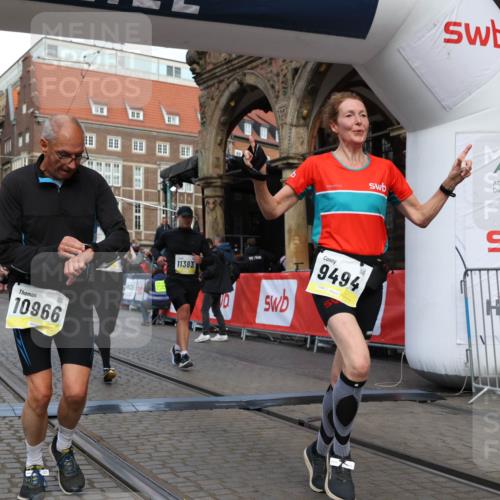 05.10.2025 - 20. swb-Marathon Bremen Yannick Fuchs http://msf.ph/oto/9251647 05.10.2025 10:53:54 Ziel 9494, 9934, 10020, 10416, 10906, 10966, 11141, 11383 meine-sportfotos.de