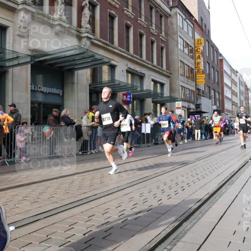 05.10.2025 - 20. swb-Marathon Bremen Strokosch-Dieckow http://msf.ph/oto/9251681 05.10.2025 10:54:38 Ziel 8326, 9427, 9436, 9475, 9560, 9570, 9754, 9776, 9791, 10014, 10024, 10034, 10180, 10231, 10232, 10233, 10307, 10487, 10609, 10770, 10920, 11163, 11276, 11317, 11320, 11363, 11373, 11470, 11507, 11523, 8326, 9427, 9436, 9475, 9560, 9570, 9754, 9776, 9791, 10014, 10024, 10034, 10180, 10231, 10232, 10233, 10307, 10487, 10609, 10770, 10920, 11163, 11276, 11317, 11320, 11363, 11373, 11470, 11507, 11523 meine-sportfotos.de