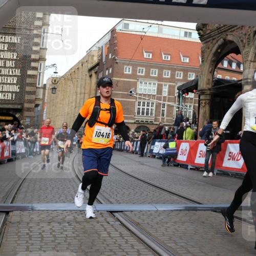05.10.2025 - 20. swb-Marathon Bremen Yannick Fuchs http://msf.ph/oto/9251745 05.10.2025 10:53:55 Ziel 9494, 9934, 10020, 10416, 10696, 10906, 10966, 11141, 11383, 11445 meine-sportfotos.de