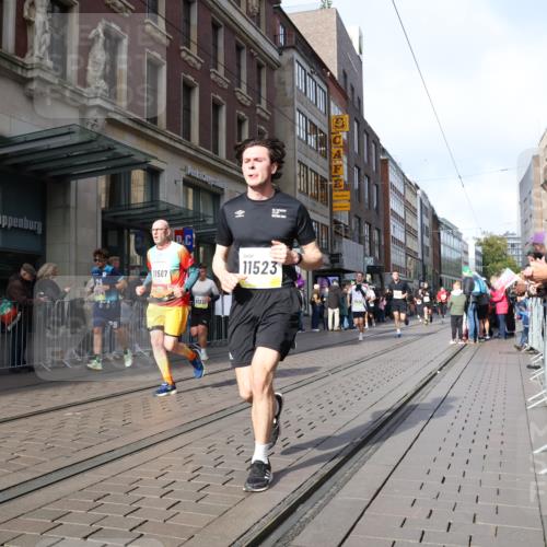 05.10.2025 - 20. swb-Marathon Bremen Strokosch-Dieckow http://msf.ph/oto/9251782 05.10.2025 10:54:42 Ziel 9176, 9318, 9427, 9436, 9475, 9560, 9570, 9791, 10003, 10014, 10024, 10034, 10180, 10231, 10232, 10233, 10307, 10326, 10487, 10609, 10770, 10920, 11140, 11163, 11317, 11320, 11363, 11373, 11470, 11507, 11523, 9176, 9318, 9427, 9436, 9475, 9560, 9570, 9791, 10003, 10014, 10024, 10034, 10180, 10231, 10232, 10233, 10307, 10326, 10487, 10609, 10770, 10920, 11140, 11163, 11317, 11320, 11363, 11373, 11470, 11507, 11523 meine-sportfotos.de