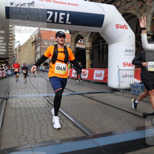 05.10.2025 - 20. swb-Marathon Bremen Yannick Fuchs http://msf.ph/oto/9251829 05.10.2025 10:53:56 Ziel 9494, 9701, 9934, 10020, 10416, 10696, 10906, 10966, 11141, 11383, 11445 meine-sportfotos.de