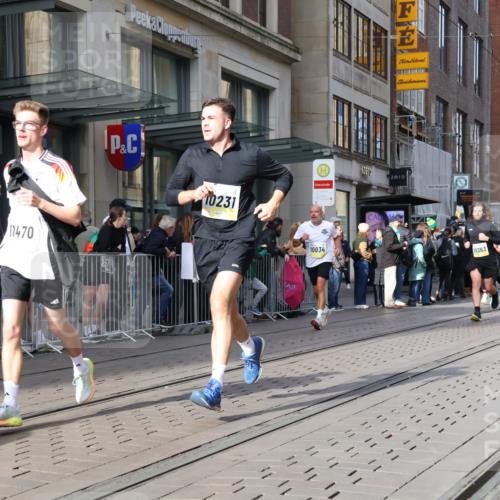 05.10.2025 - 20. swb-Marathon Bremen Strokosch-Dieckow http://msf.ph/oto/9251880 05.10.2025 10:54:45 Ziel 9176, 9318, 9427, 9475, 9570, 9791, 9881, 10003, 10014, 10034, 10180, 10231, 10307, 10326, 10609, 10920, 11042, 11140, 11317, 11320, 11363, 11373, 11470, 11507, 11523, 9176, 9318, 9427, 9475, 9570, 9791, 9881, 10003, 10014, 10034, 10180, 10231, 10307, 10326, 10609, 10920, 11042, 11140, 11317, 11320, 11363, 11373, 11470, 11507, 11523 meine-sportfotos.de