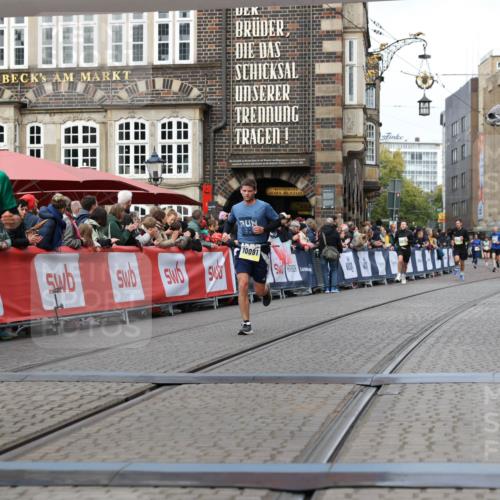 05.10.2025 - 20. swb-Marathon Bremen Yannick Fuchs http://msf.ph/oto/9252118 05.10.2025 10:45:13 Ziel 9202, 9678, 10091, 11362, 11715 meine-sportfotos.de