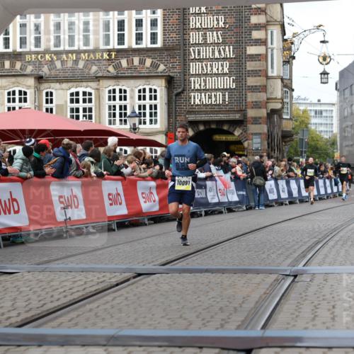 05.10.2025 - 20. swb-Marathon Bremen Yannick Fuchs http://msf.ph/oto/9252153 05.10.2025 10:45:13 Ziel 9202, 9678, 10091, 11362, 11715 meine-sportfotos.de
