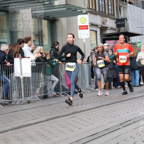 05.10.2025 - 20. swb-Marathon Bremen Strokosch-Dieckow http://msf.ph/oto/9252203 05.10.2025 10:54:59 Ziel 9176, 9201, 9318, 9350, 9514, 9654, 9722, 9856, 9881, 9902, 9933, 10003, 10034, 10111, 10116, 10180, 10256, 10260, 10307, 10326, 10920, 10970, 11025, 11042, 11115, 11140, 11197, 11317, 11380, 11431, 11702, 9176, 9201, 9318, 9350, 9514, 9654, 9722, 9856, 9881, 9902, 9933, 10003, 10034, 10111, 10116, 10180, 10256, 10260, 10307, 10326, 10920, 10970, 11025, 11042, 11115, 11140, 11317 meine-sportfotos.de
