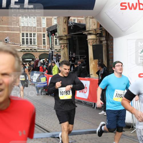 05.10.2025 - 20. swb-Marathon Bremen Yannick Fuchs http://msf.ph/oto/9252216 05.10.2025 10:54:06 Ziel 9313, 9456, 9548, 9701, 9835, 10046, 10075, 10163, 10484, 10616, 10785, 11152, 11339, 11533, 11593 meine-sportfotos.de