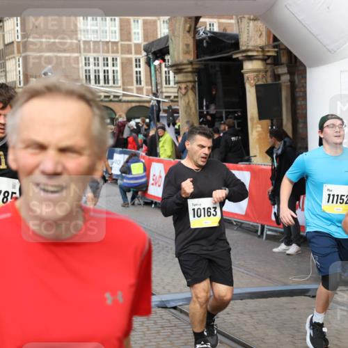 05.10.2025 - 20. swb-Marathon Bremen Yannick Fuchs http://msf.ph/oto/9252243 05.10.2025 10:54:06 Ziel 9313, 9456, 9548, 9701, 9835, 10046, 10075, 10163, 10484, 10616, 10785, 11152, 11339, 11533, 11593 meine-sportfotos.de