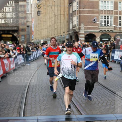 05.10.2025 - 20. swb-Marathon Bremen Yannick Fuchs http://msf.ph/oto/9252337 05.10.2025 10:54:10 Ziel 9313, 9520, 9548, 9807, 9835, 10019, 10075, 10163, 10484, 10631, 10662, 10785, 11152, 11303, 11339, 11432, 11593 meine-sportfotos.de