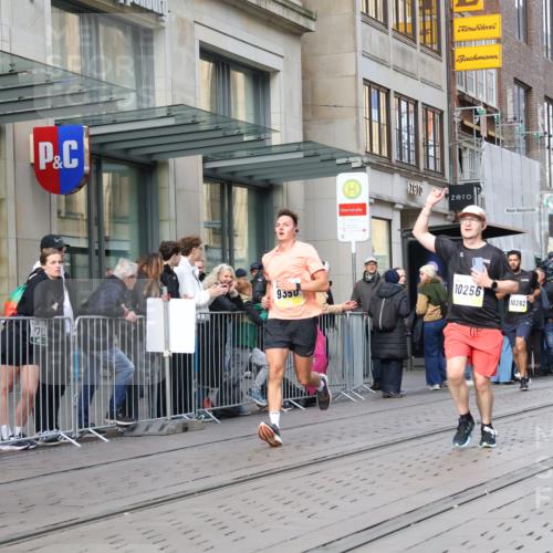 05.10.2025 - 20. swb-Marathon Bremen Strokosch-Dieckow http://msf.ph/oto/9252374 05.10.2025 10:55:06 Ziel 7165, 9201, 9318, 9350, 9492, 9514, 9654, 9720, 9722, 9856, 9881, 9902, 9933, 10107, 10111, 10116, 10195, 10256, 10260, 10262, 10745, 10755, 10757, 10970, 11025, 11042, 11115, 11140, 11197, 11380, 11431, 11588, 11702, 7165, 9201, 9318, 9350, 9492, 9514, 9654, 9720, 9722, 9856, 9881, 9902, 9933, 10107, 10111, 10116, 10195, 10256, 10260, 10262, 10745, 10755, 10757, 10970, 11025, 11042, 11115, 11140 meine-sportfotos.de