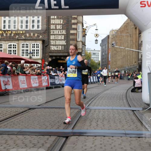 05.10.2025 - 20. swb-Marathon Bremen Yannick Fuchs http://msf.ph/oto/9252501 05.10.2025 10:45:22 Ziel 9290, 9963, 10431, 10822, 10898, 11488 meine-sportfotos.de