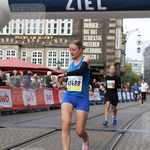 05.10.2025 - 20. swb-Marathon Bremen Yannick Fuchs http://msf.ph/oto/9252544 05.10.2025 10:45:23 Ziel 9290, 9963, 10431, 10822, 10898, 11488 meine-sportfotos.de