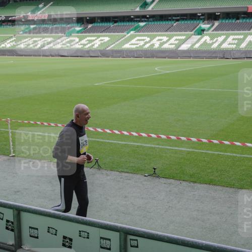 05.10.2025 - 20. swb-Marathon Bremen Michael Burmester http://msf.ph/oto/9252842 05.10.2025 10:41:45 Laufen im Stadion 7069, 8533, 9217, 9265, 9274, 9357, 9401, 9538, 9589, 9599, 9632, 9649, 9685, 9757, 9774, 9836, 9837, 9874, 9887, 9907, 9982, 10051, 10095, 10125, 10129, 10132, 10134, 10148, 10152, 10189, 10197, 10212, 10214, 10223, 10235, 10236, 10248, 10249, 10295, 10330, 10332, 10333, 10458, 10499, 10522, 10582, 10585, 10614, 10632, 10706, 10722, 10815, 10937, 10998, 11037, 11056, 11097, 11232, 11379, 11405, 11437, 11473, 11584, 7706, 9001, 9178, 9191 meine-sportfotos.de