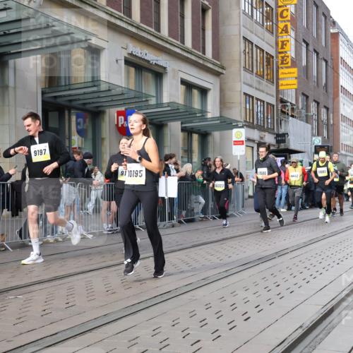05.10.2025 - 20. swb-Marathon Bremen Strokosch-Dieckow http://msf.ph/oto/9252873 05.10.2025 10:55:23 Ziel 7147, 7165, 9195, 9197, 9492, 9521, 9621, 9720, 9856, 9882, 10088, 10107, 10111, 10195, 10253, 10262, 10287, 10323, 10385, 10475, 10610, 10653, 10654, 10745, 10755, 10757, 10800, 10909, 11052, 11081, 11197, 11249, 11439, 11586, 11588, 11624, 7147, 7165, 9195, 9197, 9492, 9521, 9621, 9720, 9856, 9882, 10088, 10107, 10111, 10195, 10253, 10262, 10287, 10323, 10385, 10475, 10610, 10653, 10654, 10745, 10755, 10757, 10800, 10909, 11052, 11081, 11249 meine-sportfotos.de