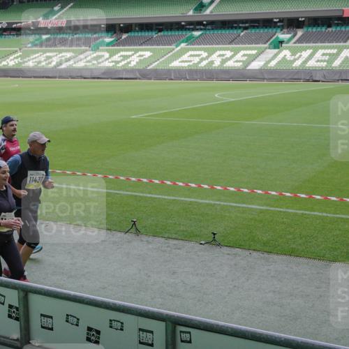 05.10.2025 - 20. swb-Marathon Bremen Michael Burmester http://msf.ph/oto/9252942 05.10.2025 10:41:55 Laufen im Stadion 7069, 8533, 8865, 9265, 9357, 9401, 9519, 9538, 9632, 9649, 9798, 9815, 9836, 9837, 9887, 9907, 9982, 10031, 10051, 10082, 10087, 10095, 10125, 10129, 10132, 10134, 10148, 10152, 10189, 10197, 10212, 10214, 10223, 10239, 10248, 10249, 10295, 10330, 10332, 10333, 10499, 10522, 10582, 10614, 10706, 10722, 10815, 10824, 10937, 10943, 10998, 11037, 11056, 11097, 11206, 11232, 11379, 11395, 11405, 11437, 11473, 11584, 11634, 7706, 9001, 9178, 9191, 9217, 9274 meine-sportfotos.de