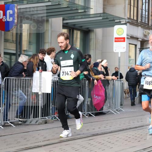 05.10.2025 - 20. swb-Marathon Bremen Strokosch-Dieckow http://msf.ph/oto/9253027 05.10.2025 10:55:35 Ziel 7147, 9521, 9541, 9621, 9871, 9882, 9950, 10006, 10015, 10088, 10253, 10287, 10323, 10385, 10394, 10610, 10641, 10653, 10654, 10664, 10675, 10758, 10800, 10921, 10959, 11052, 11095, 11148, 11249, 11439, 11586, 11624, 11626, 7147, 9521, 9541, 9621, 9871, 9882, 9950, 10006, 10015, 10088, 10253, 10287, 10323, 10385, 10394, 10610, 10641, 10653, 10654, 10664, 10675, 10758, 10800, 10921, 10959, 11052, 11095, 11148, 11249 meine-sportfotos.de