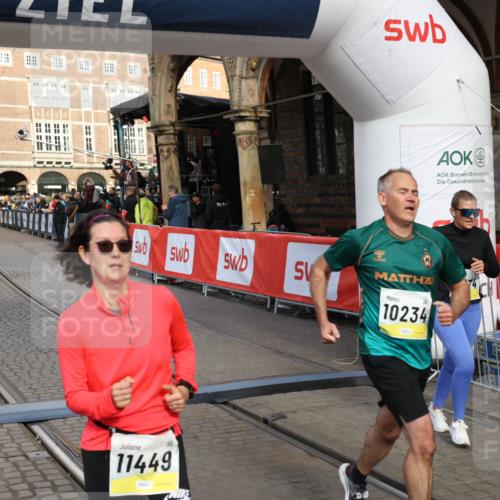 05.10.2025 - 20. swb-Marathon Bremen Yannick Fuchs http://msf.ph/oto/9253211 05.10.2025 10:54:23 Ziel 9402, 9574, 9900, 9935, 10234, 10402, 10533, 11203, 11449 meine-sportfotos.de