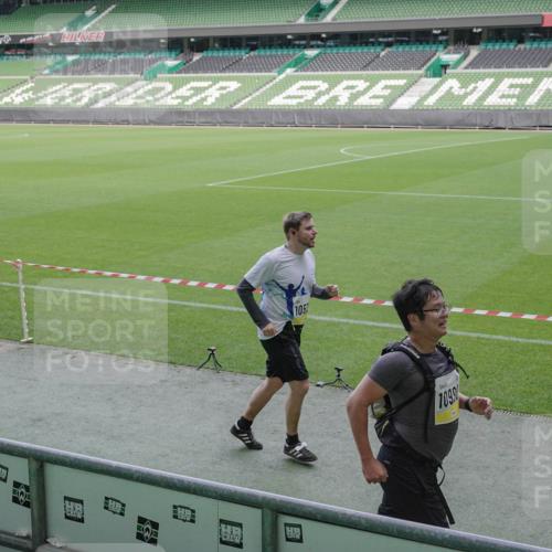 05.10.2025 - 20. swb-Marathon Bremen Michael Burmester http://msf.ph/oto/9253230 05.10.2025 10:42:02 Laufen im Stadion 7069, 8533, 8865, 9265, 9401, 9519, 9538, 9632, 9648, 9649, 9798, 9815, 9836, 9837, 9887, 9907, 9982, 10031, 10051, 10082, 10087, 10095, 10125, 10129, 10132, 10134, 10148, 10152, 10189, 10197, 10212, 10214, 10223, 10239, 10248, 10249, 10264, 10330, 10333, 10499, 10522, 10706, 10722, 10815, 10824, 10937, 10943, 10998, 11037, 11056, 11097, 11126, 11142, 11206, 11232, 11379, 11395, 11405, 11437, 11473, 11584, 11634, 9178, 9191, 9217, 9274, 9357, 11261 meine-sportfotos.de