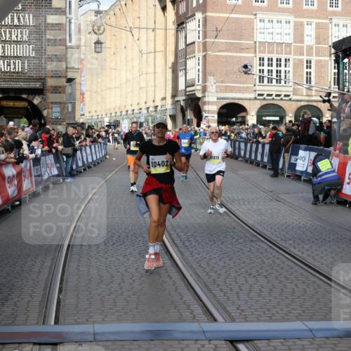 05.10.2025 - 20. swb-Marathon Bremen Yannick Fuchs http://msf.ph/oto/9253233 05.10.2025 10:54:24 Ziel 9402, 9574, 9900, 9935, 10234, 10402, 10533, 10915, 11203, 11449 meine-sportfotos.de