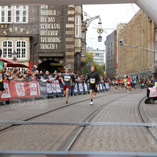 05.10.2025 - 20. swb-Marathon Bremen Yannick Fuchs http://msf.ph/oto/9253266 05.10.2025 10:45:32 Ziel 9396, 9885, 9963, 10447, 10634, 11346, 11403, 11585 meine-sportfotos.de