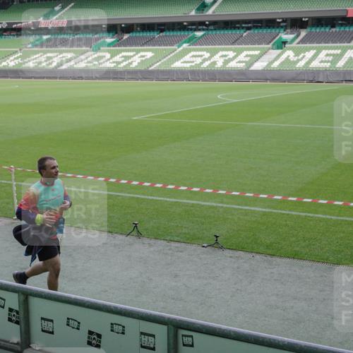05.10.2025 - 20. swb-Marathon Bremen Michael Burmester http://msf.ph/oto/9253286 05.10.2025 10:42:04 Laufen im Stadion 7069, 8533, 8865, 9265, 9401, 9519, 9538, 9632, 9648, 9649, 9798, 9815, 9836, 9837, 9907, 9972, 9982, 10031, 10051, 10082, 10087, 10095, 10125, 10129, 10132, 10134, 10148, 10152, 10189, 10212, 10214, 10223, 10239, 10248, 10264, 10333, 10499, 10522, 10706, 10722, 10815, 10824, 10937, 10943, 10998, 11037, 11056, 11097, 11126, 11142, 11206, 11232, 11379, 11395, 11405, 11437, 11473, 11584, 11634, 9217, 9274, 9357, 11261 meine-sportfotos.de