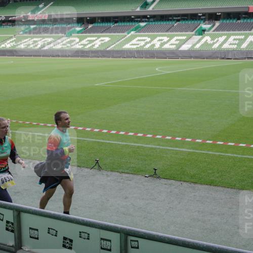 05.10.2025 - 20. swb-Marathon Bremen Michael Burmester http://msf.ph/oto/9253322 05.10.2025 10:42:04 Laufen im Stadion 7069, 8533, 8865, 9265, 9401, 9519, 9538, 9632, 9648, 9649, 9798, 9815, 9836, 9837, 9907, 9972, 9982, 10031, 10051, 10082, 10087, 10095, 10125, 10129, 10132, 10134, 10148, 10152, 10189, 10212, 10214, 10223, 10239, 10248, 10264, 10333, 10499, 10522, 10706, 10722, 10815, 10824, 10937, 10943, 10998, 11037, 11056, 11097, 11126, 11142, 11206, 11232, 11379, 11395, 11405, 11437, 11473, 11584, 11634, 9217, 9274, 9357, 11261 meine-sportfotos.de