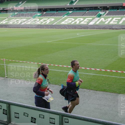 05.10.2025 - 20. swb-Marathon Bremen Michael Burmester http://msf.ph/oto/9253339 05.10.2025 10:42:05 Laufen im Stadion 7069, 8533, 8865, 9265, 9519, 9538, 9632, 9648, 9649, 9798, 9815, 9836, 9837, 9907, 9972, 9982, 10031, 10051, 10082, 10087, 10095, 10125, 10129, 10132, 10134, 10148, 10152, 10189, 10212, 10214, 10223, 10239, 10248, 10264, 10333, 10499, 10522, 10706, 10722, 10815, 10824, 10937, 10943, 10998, 11037, 11056, 11097, 11126, 11142, 11172, 11206, 11232, 11379, 11395, 11405, 11437, 11473, 11584, 11634, 9217, 9274, 9357, 11261 meine-sportfotos.de