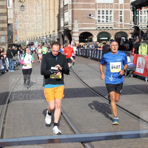 05.10.2025 - 20. swb-Marathon Bremen Yannick Fuchs http://msf.ph/oto/9253340 05.10.2025 10:54:30 Ziel 9407, 10097, 10402, 10915, 11040, 11271 meine-sportfotos.de