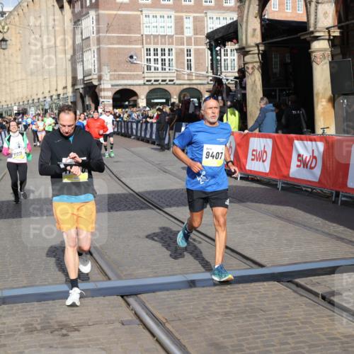 05.10.2025 - 20. swb-Marathon Bremen Yannick Fuchs http://msf.ph/oto/9253349 05.10.2025 10:54:30 Ziel 9407, 10097, 10402, 10915, 11040, 11271 meine-sportfotos.de