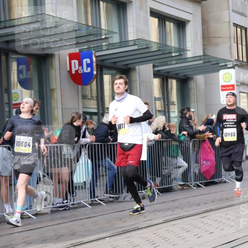 05.10.2025 - 20. swb-Marathon Bremen Strokosch-Dieckow http://msf.ph/oto/9253412 05.10.2025 10:55:49 Ziel 9258, 9541, 9811, 9855, 9871, 9950, 9968, 10006, 10009, 10015, 10191, 10196, 10394, 10424, 10641, 10664, 10675, 10758, 10921, 10959, 10989, 10992, 11095, 11148, 11364, 11366, 11554, 11620, 11626, 11630, 11693, 11741, 9258, 9541, 9811, 9855, 9871, 9950, 9968, 10006, 10009, 10015, 10191, 10196, 10394, 10424, 10641, 10664, 10675, 10758, 10921, 10959, 10989, 10992, 11095, 11148, 11364, 11366, 11554, 11620, 11630, 11693 meine-sportfotos.de