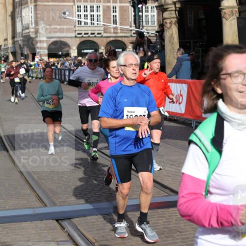 05.10.2025 - 20. swb-Marathon Bremen Yannick Fuchs http://msf.ph/oto/9253497 05.10.2025 10:54:34 Ziel 9392, 9407, 9633, 10032, 10097, 10810, 10915, 11040, 11271 meine-sportfotos.de