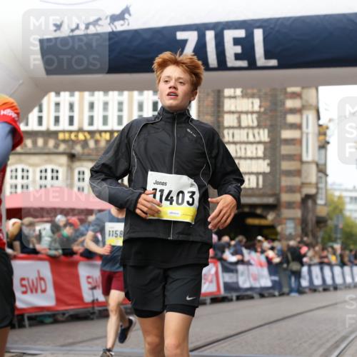 05.10.2025 - 20. swb-Marathon Bremen Yannick Fuchs http://msf.ph/oto/9253544 05.10.2025 10:45:35 Ziel 9396, 9885, 10447, 11346, 11403, 11585 meine-sportfotos.de