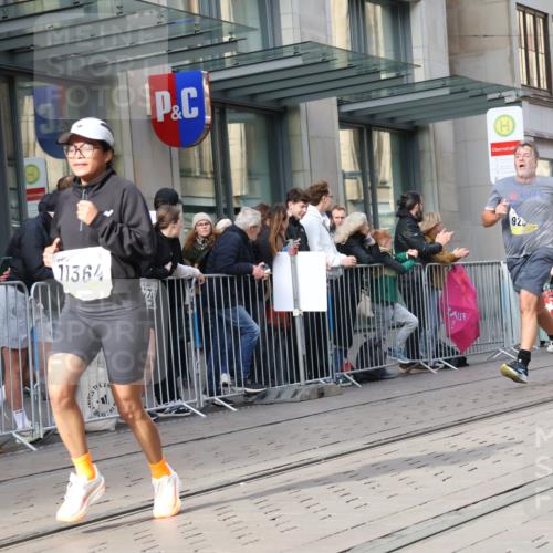 05.10.2025 - 20. swb-Marathon Bremen Strokosch-Dieckow http://msf.ph/oto/9253688 05.10.2025 10:55:58 Ziel 9258, 9424, 9783, 9790, 9811, 9855, 9932, 9968, 10005, 10006, 10009, 10028, 10179, 10191, 10196, 10387, 10424, 10546, 10590, 10648, 10664, 10989, 10992, 11095, 11253, 11364, 11366, 11554, 11571, 11620, 11630, 11662, 11693, 11723, 11741, 9258, 9424, 9783, 9790, 9811, 9855, 9932, 9968, 10005, 10006, 10009, 10028, 10179, 10191, 10196, 10387, 10424, 10546, 10590, 10648, 10664, 10989, 10992, 11095, 11253, 11364, 11366, 11554, 11571, 11620, 11630, 11662, 11693 meine-sportfotos.de