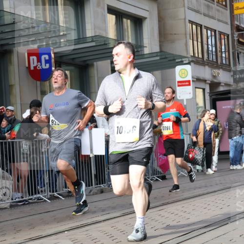 05.10.2025 - 20. swb-Marathon Bremen Strokosch-Dieckow http://msf.ph/oto/9253728 05.10.2025 10:56:00 Ziel 9258, 9424, 9783, 9790, 9811, 9855, 9932, 9968, 10005, 10006, 10009, 10028, 10179, 10191, 10196, 10387, 10424, 10546, 10590, 10648, 10989, 10992, 11095, 11100, 11253, 11364, 11366, 11554, 11571, 11620, 11630, 11662, 11693, 11723, 11741, 9258, 9424, 9783, 9790, 9811, 9855, 9932, 9968, 10005, 10006, 10009, 10028, 10179, 10191, 10196, 10387, 10424, 10546, 10590, 10648, 10989, 10992, 11095, 11100, 11253, 11364, 11366, 11554, 11571, 11620, 11630, 11662, 11693 meine-sportfotos.de