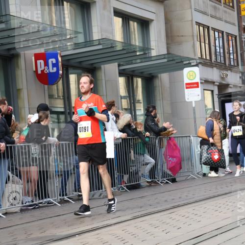 05.10.2025 - 20. swb-Marathon Bremen Strokosch-Dieckow http://msf.ph/oto/9253781 05.10.2025 10:56:01 Ziel 9258, 9424, 9783, 9790, 9811, 9855, 9932, 9968, 10005, 10009, 10028, 10179, 10191, 10196, 10387, 10424, 10546, 10590, 10648, 10989, 10992, 11100, 11253, 11364, 11366, 11554, 11571, 11620, 11630, 11662, 11693, 11723, 11741, 9258, 9424, 9783, 9790, 9811, 9855, 9932, 9968, 10005, 10009, 10028, 10179, 10191, 10196, 10387, 10424, 10546, 10590, 10648, 10989, 10992, 11100, 11253, 11364, 11366, 11554, 11571, 11620, 11630, 11662, 11693 meine-sportfotos.de