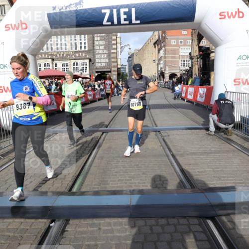 05.10.2025 - 20. swb-Marathon Bremen Yannick Fuchs http://msf.ph/oto/9253824 05.10.2025 10:54:42 Ziel 9367, 10032, 10174, 10178, 10296, 10768, 11045, 11089, 11321, 11694 meine-sportfotos.de