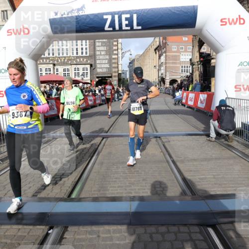 05.10.2025 - 20. swb-Marathon Bremen Yannick Fuchs http://msf.ph/oto/9253833 05.10.2025 10:54:42 Ziel 9367, 10032, 10174, 10178, 10296, 10768, 11045, 11089, 11321, 11694 meine-sportfotos.de