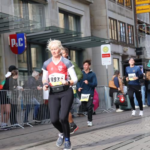 05.10.2025 - 20. swb-Marathon Bremen Strokosch-Dieckow http://msf.ph/oto/9253983 05.10.2025 10:56:07 Ziel 9258, 9424, 9547, 9783, 9790, 9886, 9932, 10005, 10008, 10028, 10042, 10179, 10191, 10196, 10387, 10424, 10546, 10590, 10648, 10971, 10992, 11100, 11253, 11260, 11364, 11475, 11554, 11571, 11662, 11691, 11723, 11741, 9258, 9424, 9547, 9783, 9790, 9886, 9932, 10005, 10008, 10028, 10042, 10179, 10191, 10196, 10387, 10424, 10546, 10590, 10648, 10971, 10992, 11100, 11253, 11260, 11364, 11475, 11554, 11571, 11662, 11691 meine-sportfotos.de