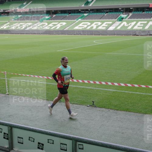 05.10.2025 - 20. swb-Marathon Bremen Michael Burmester http://msf.ph/oto/9253997 05.10.2025 10:42:32 Laufen im Stadion 7069, 8225, 8865, 9212, 9276, 9410, 9481, 9519, 9557, 9648, 9649, 9664, 9680, 9734, 9798, 9815, 9826, 9945, 9972, 9999, 10031, 10074, 10082, 10087, 10189, 10239, 10245, 10248, 10264, 10365, 10366, 10396, 10412, 10415, 10417, 10463, 10499, 10684, 10722, 10815, 10824, 10860, 10861, 10943, 11030, 11056, 11097, 11112, 11126, 11142, 11170, 11172, 11206, 11395, 11473, 11584, 11634, 8533, 9632, 9836, 9837, 9982, 10125, 10148, 10214, 10333, 10706, 10937, 10998 meine-sportfotos.de