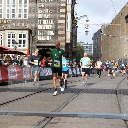 05.10.2025 - 20. swb-Marathon Bremen Yannick Fuchs http://msf.ph/oto/9254092 05.10.2025 10:54:49 Ziel 9282, 9295, 9591, 10007, 10174, 11321, 11694 meine-sportfotos.de