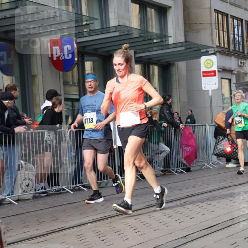 05.10.2025 - 20. swb-Marathon Bremen Strokosch-Dieckow http://msf.ph/oto/9254364 05.10.2025 10:56:22 Ziel 8118, 9188, 9266, 9547, 9669, 9790, 9886, 10005, 10008, 10042, 10059, 10145, 10397, 10644, 10648, 10683, 10845, 10924, 10971, 11100, 11253, 11260, 11274, 11426, 11475, 11571, 11675, 11691, 11734, 8118, 9188, 9266, 9547, 9669, 9790, 9886, 10005, 10008, 10042, 10059, 10145, 10397, 10644, 10648, 10683, 10845, 10924, 10971, 11100, 11253, 11260, 11274, 11426, 11475, 11571, 11675, 11691, 11734 meine-sportfotos.de